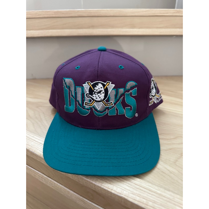 Preloved Topi Snapback Vintage Mighty Ducks Anaheim NHL