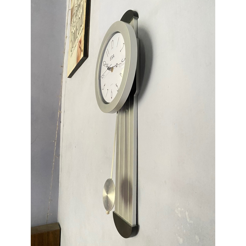 Jam dinding bandul classic simple elegan silver esa besar 54cm