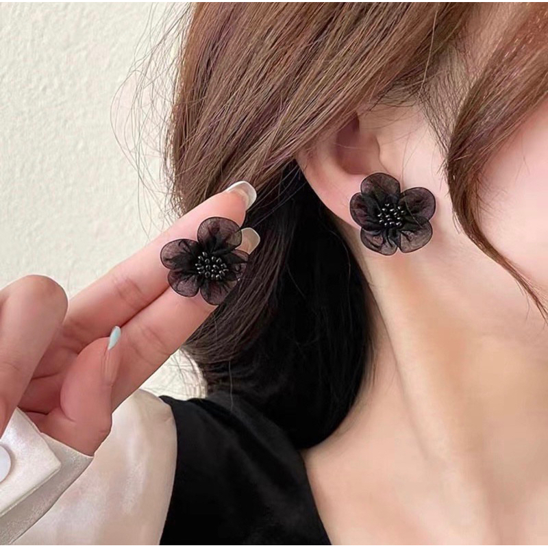 Mosa Earrings / Anting Bunga Hitam Korea