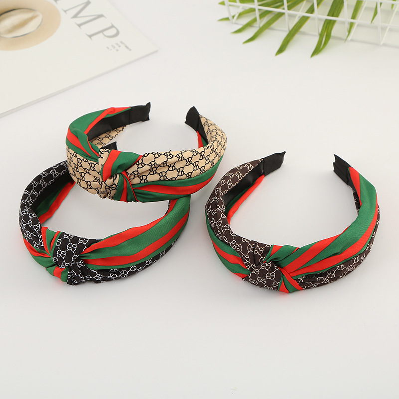 Bando korea Versi Korea dari ikat rambut kain bertepi lebar yang diikat retro Sederhana dan temperamen Gaya Mori net red wewangian kecil gadis cuci muka ring kepala headband bandana