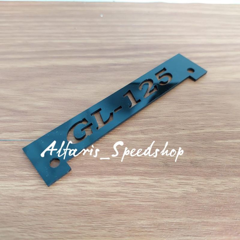 Emblem lampu stop gl 100 gl 125 logo emblem lampu stoplamp belakang honda gl100 gl125