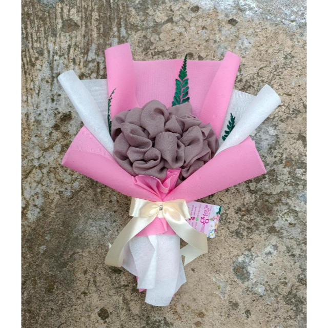 

BUKET JILBAB BELLA SQ / KADO WISUDA / KADO ULANGTAHUN