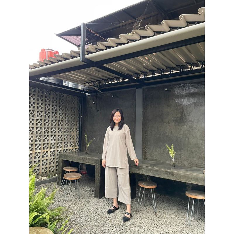 SAFEEA ONE SET OVERSIZE KNIT HORNET BY HAGIA | setelan baju &amp; celana lengan panjang winter muslim motif polos Polos versi busui dan non busui