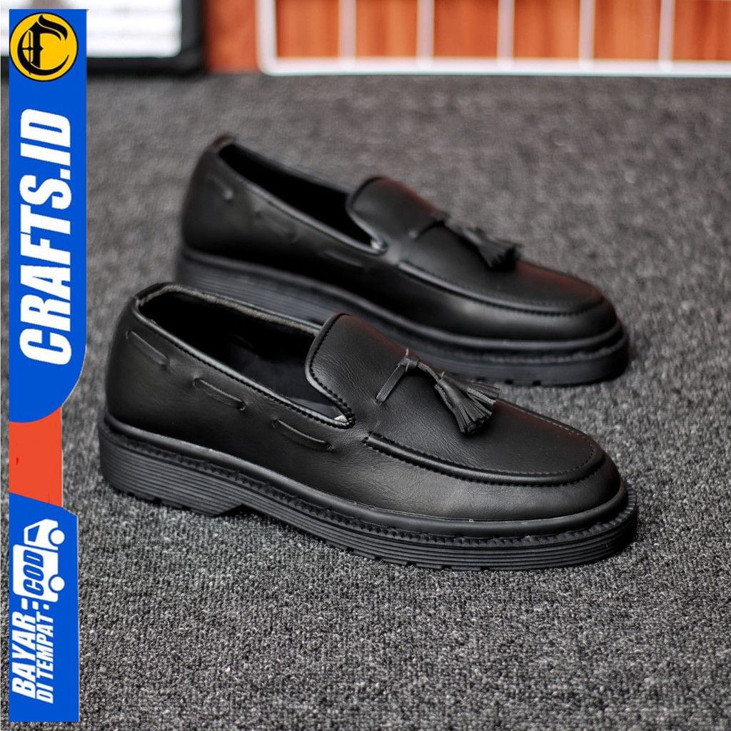 Sepatu Loafers Pantofel Formal Docmart Slip On Pria Kerja Crafs Izana