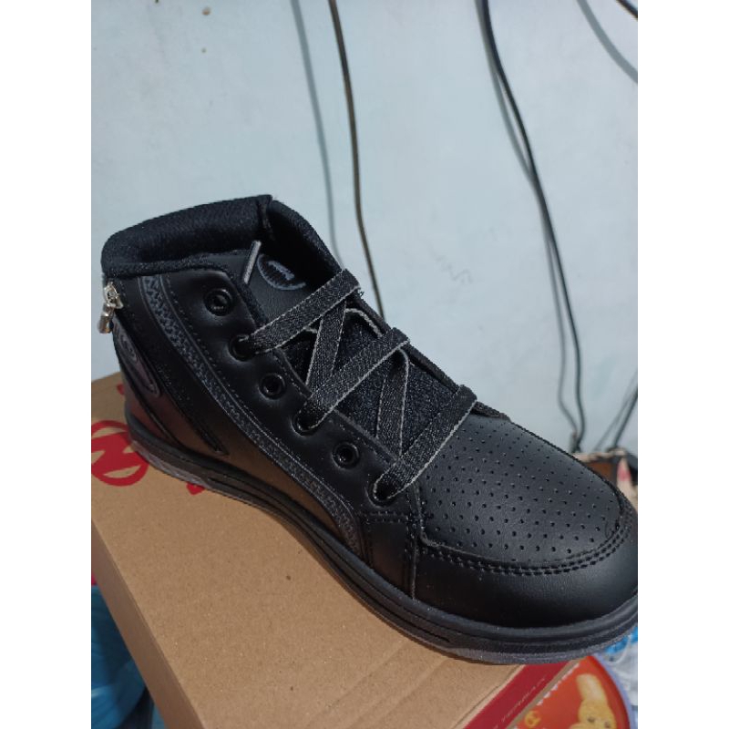 Sepatu sekolah anak new era Torino