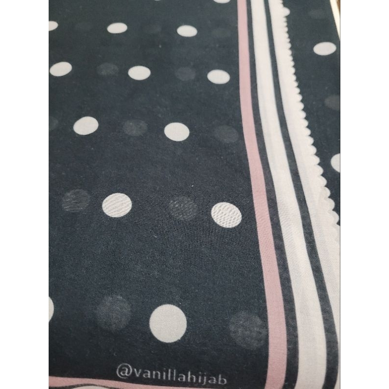 PRELOVED SCARF VANILLAHIJAB
