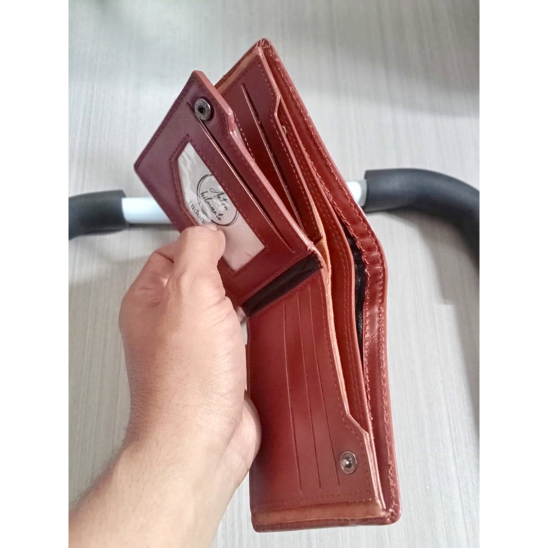 dompet keren berkualitas ukuran standar kecil dari anton hilmanto x AJM bahan kulit syntetis lokal berkualitas #dompet #dompetpria #dompetcowok #dompetkeren