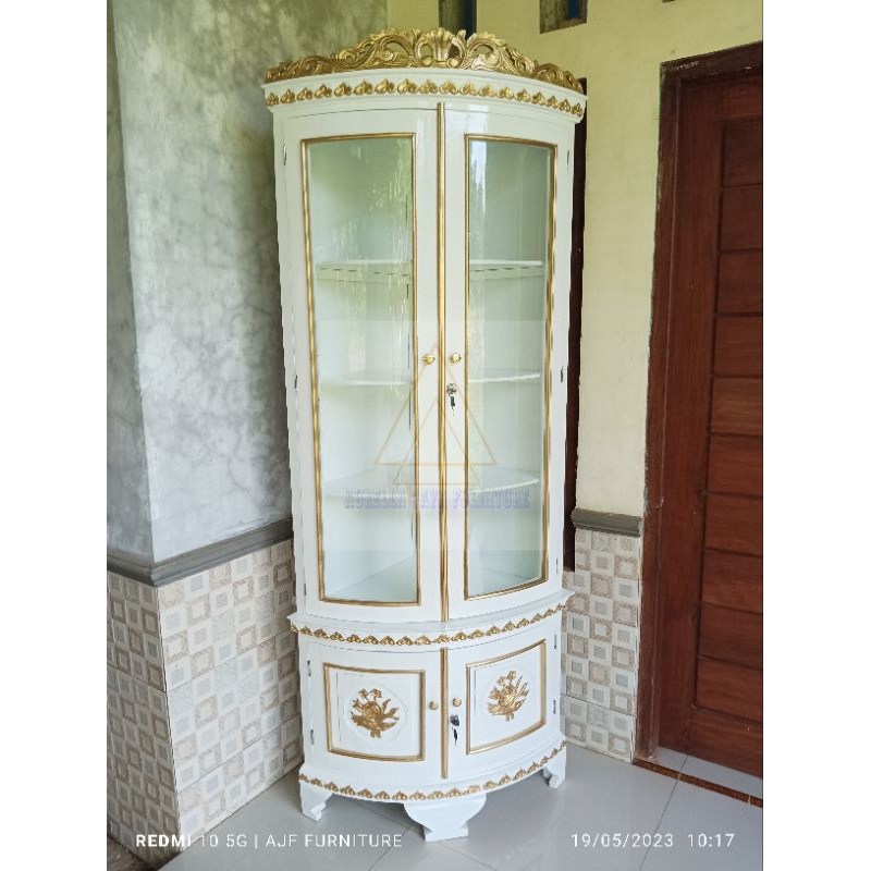 lemari sudut putih duco / lemari sudut mawar / lemari pajangan kaca putih