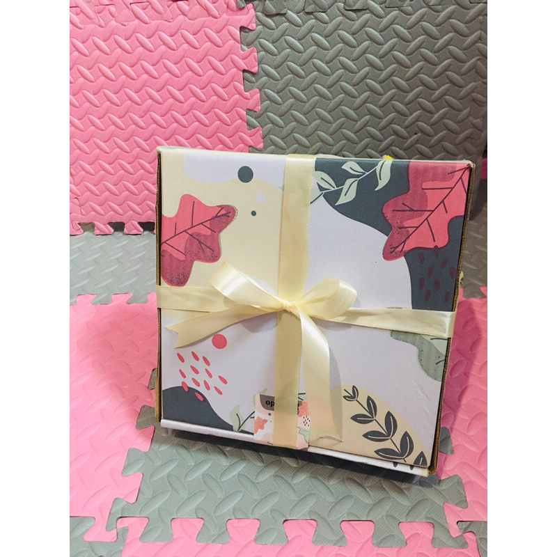 

BOX HAMPERS KADO LAHIRAN ATAU ULANG TAHUN