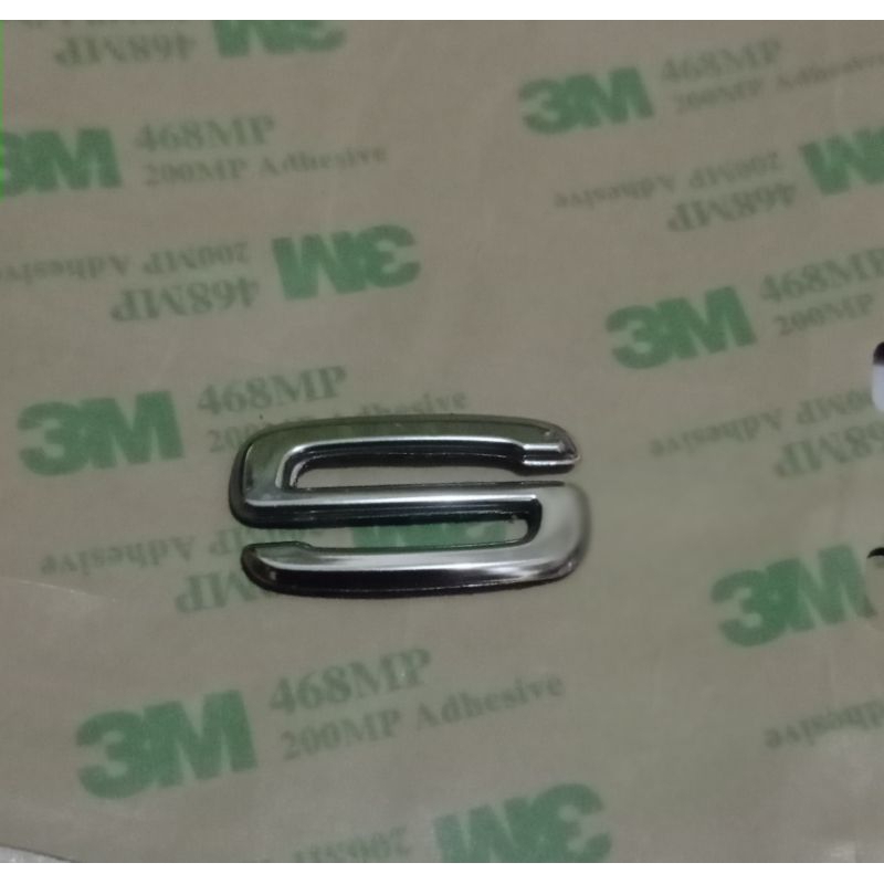 emblem logo timbul scoopy huruf "S"  k2f  honda scoopy 2021-2022 original