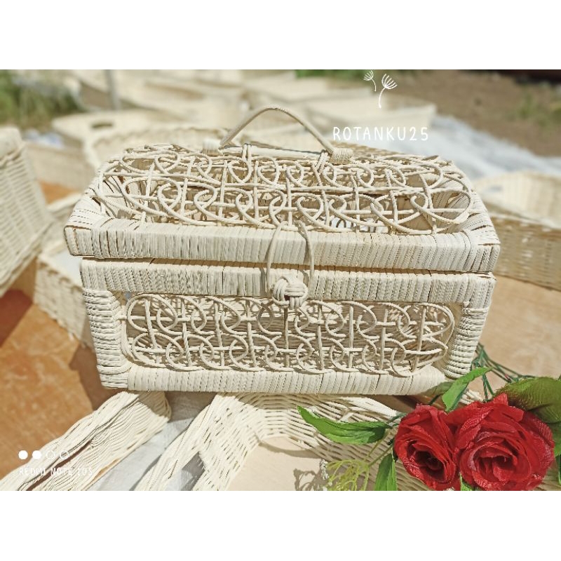 Keranjang piknik/kotak hartakarun rotan/ peti rotan