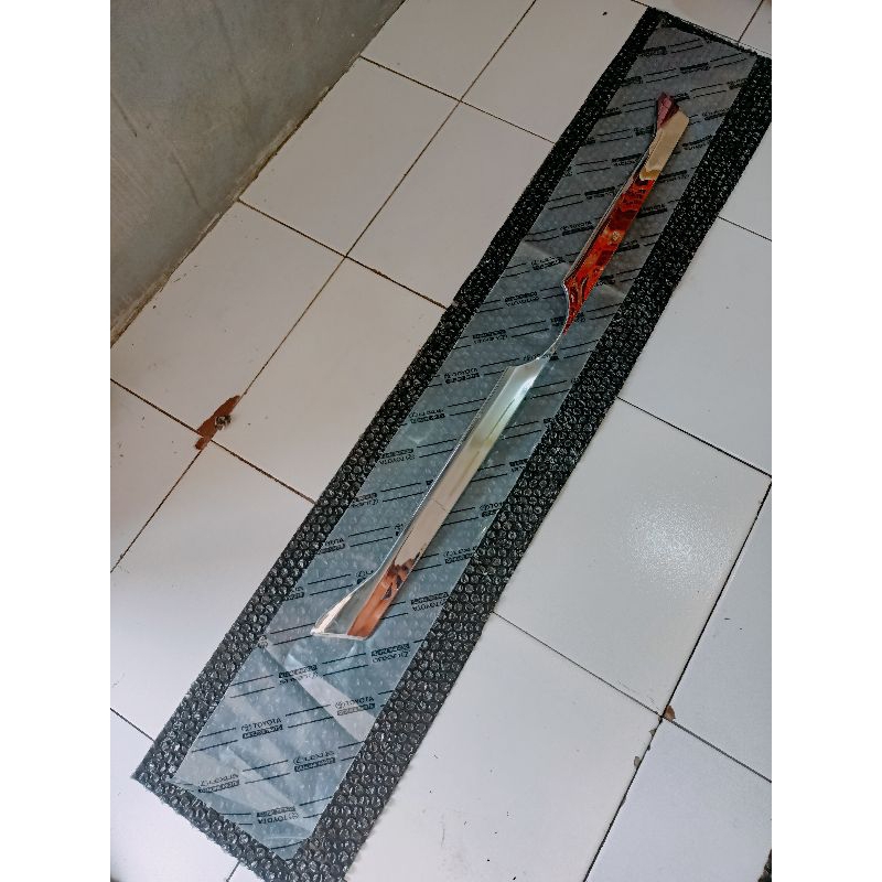 Lis chrome tranlit bagasi sigra original