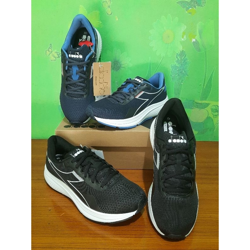 Sepatu Running Diadora, 42