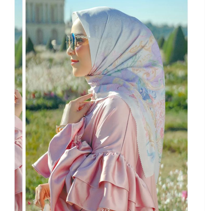 buttonscarves the Wonderland pearl