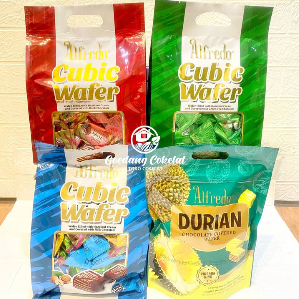 

Alfredo Cubic Wafer Hazelnut Milk Chocolate Durian Musang King Green Tea Kemasan Pack 250g