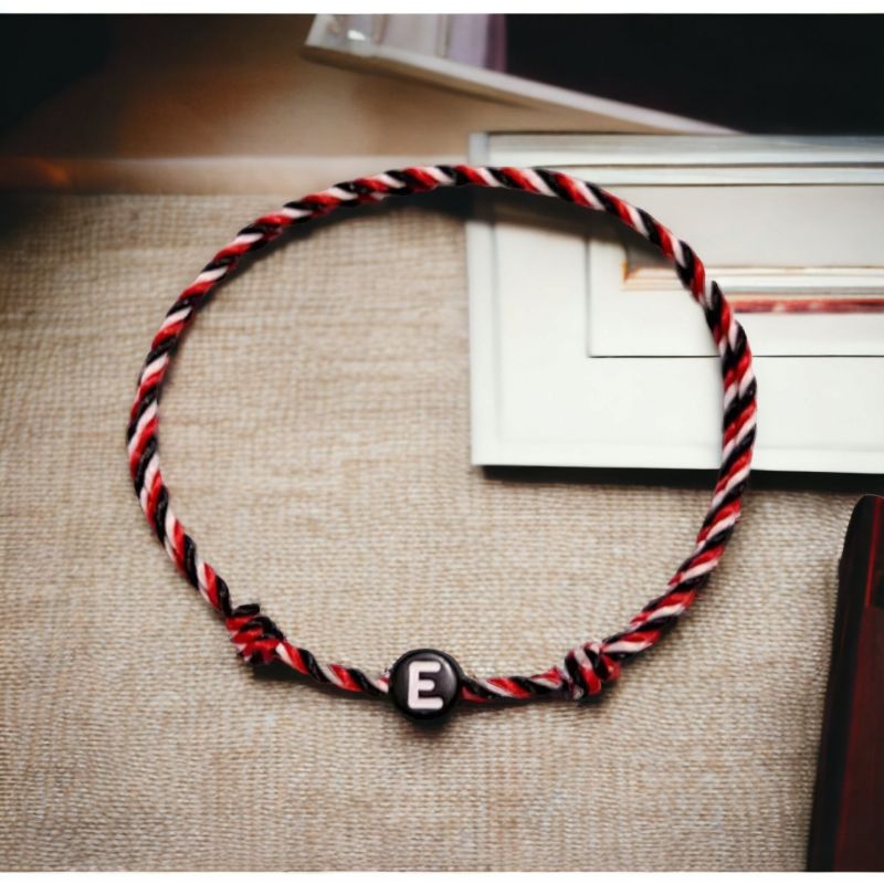 Gelang Tridatu Inisial Huruf Alfabet Gelang Tiga Warna Model Serut Adjustable Ukuran Tali 2mm Handma