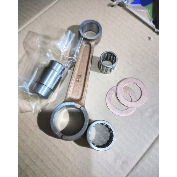 stang seher piston vespa super sprint kruk as kecil NOS LOST PACK