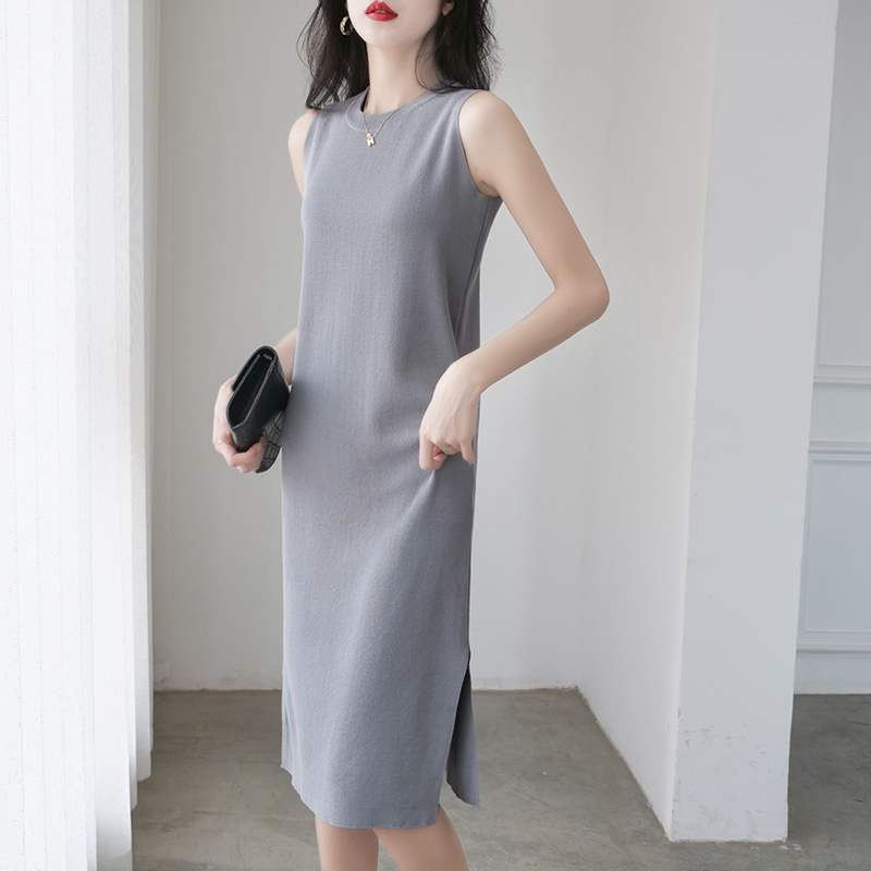 【Elegant】 Sleeveless solid Knitted Long Slim Dress 2100