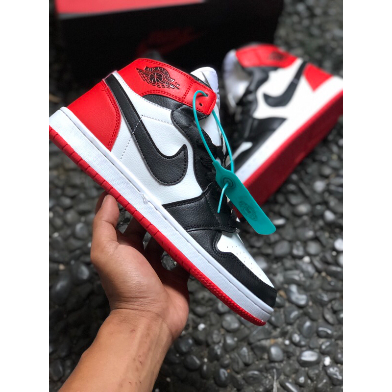 Sneakers AJ 1 High black toe Premium Import