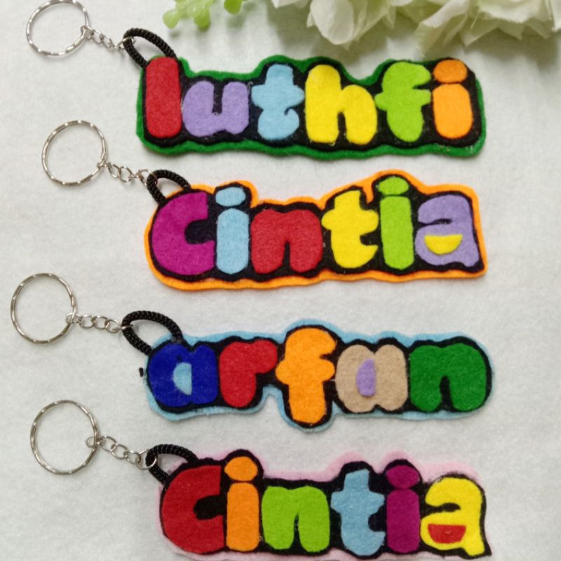 gantungan kunci nama flanel gantungan kunci costom nama flanel