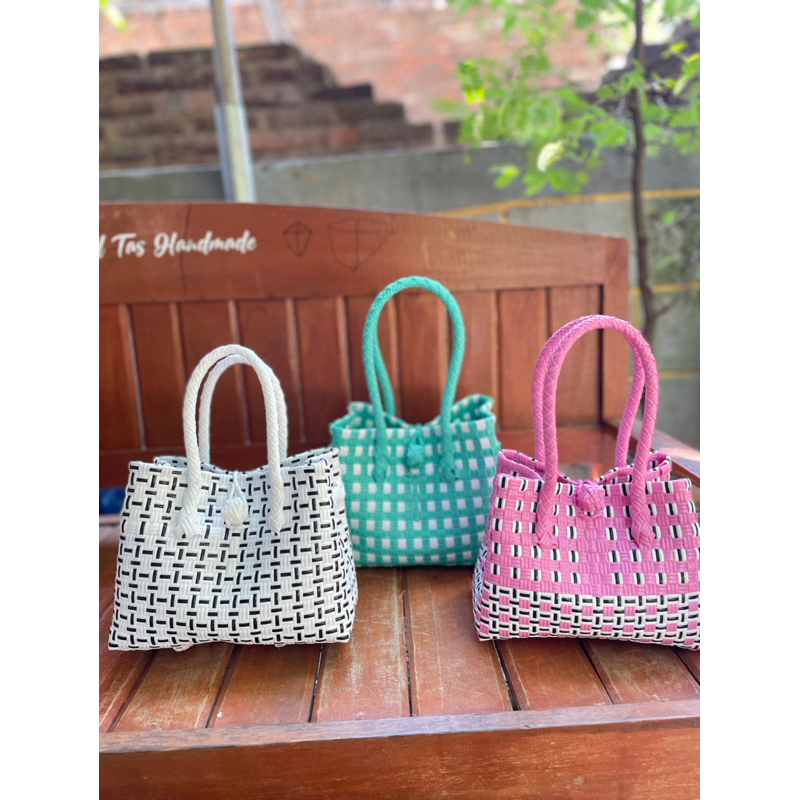 BEST SELLER ! Tas Wanita Jali Mini Petty S Anyaman Handmade / Tas Souvenir Kecil / Tas Anyaman Plastik Jali Mini / Tas Jinjing Handle Pendek