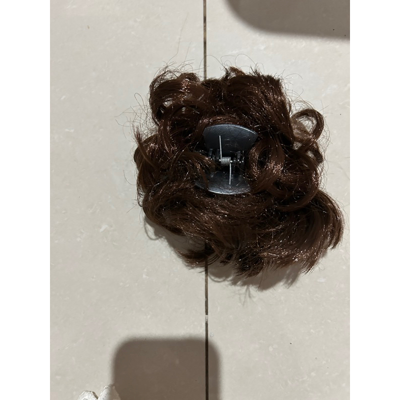 jepit rambut warna coklat