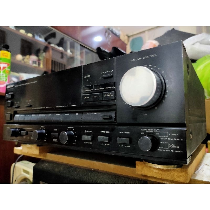 Amplifier KENWOOD KA-D1100EX, AC Power 350Watt, Power output: 125W per channel into 8Ω (stereo).