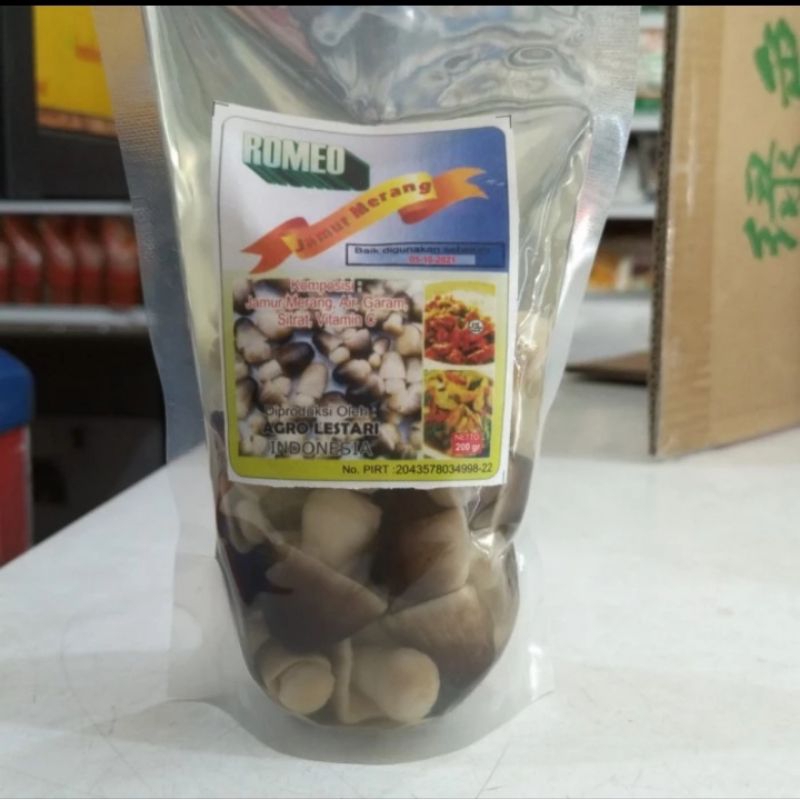 

jamur merang hitam