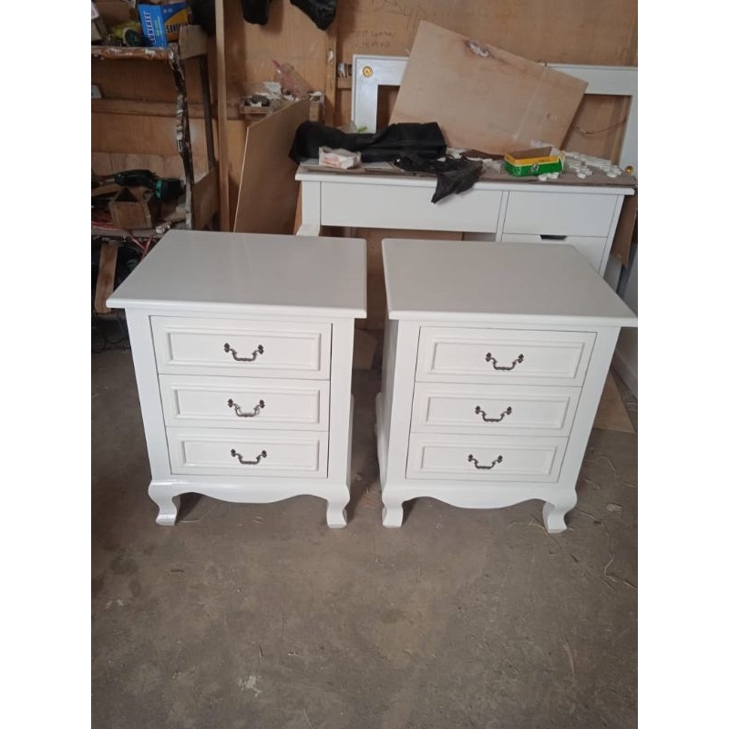 Nakas Kayu Padu Minimalis 3 laci