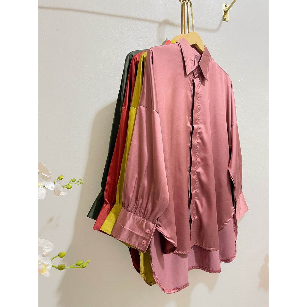Atasan wanita kekinian/ atasan wanita lengan panjang/ kemeja satin terbaru/ kemeja polos cewek