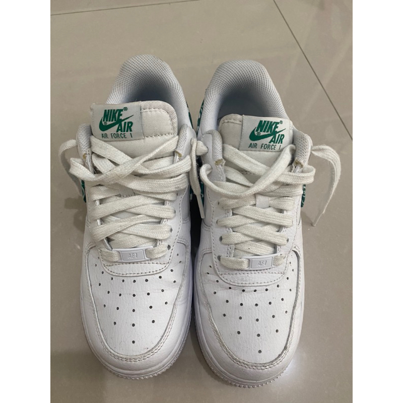 preloved sepatu Nike Original Air Force 1 size 37,5