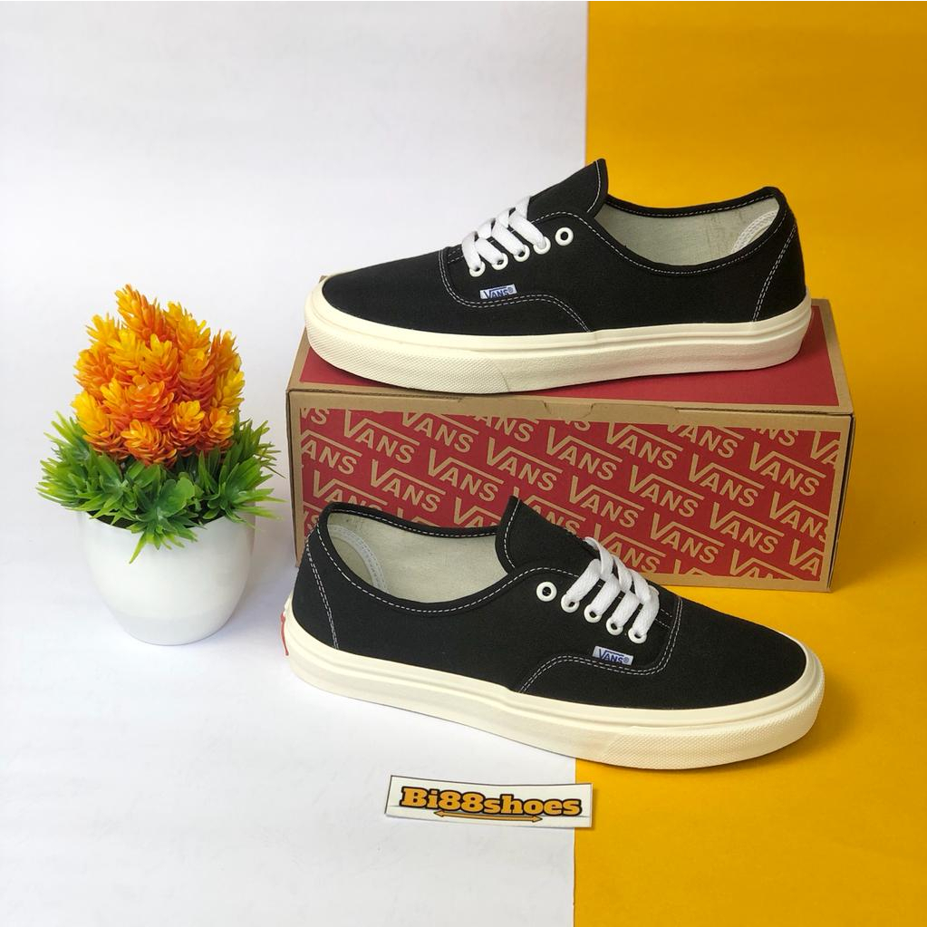 Sepatu Vans authentic black white og sneakers pria wanita kasual keren