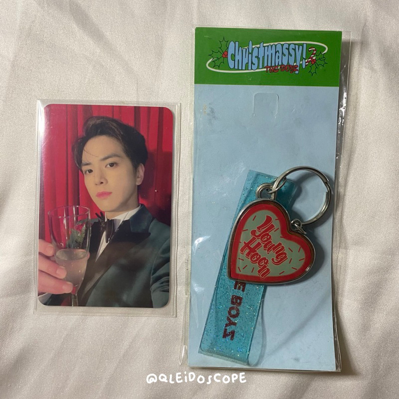 The Boyz Younghoon “Christmassy/xmassy” Keyring set