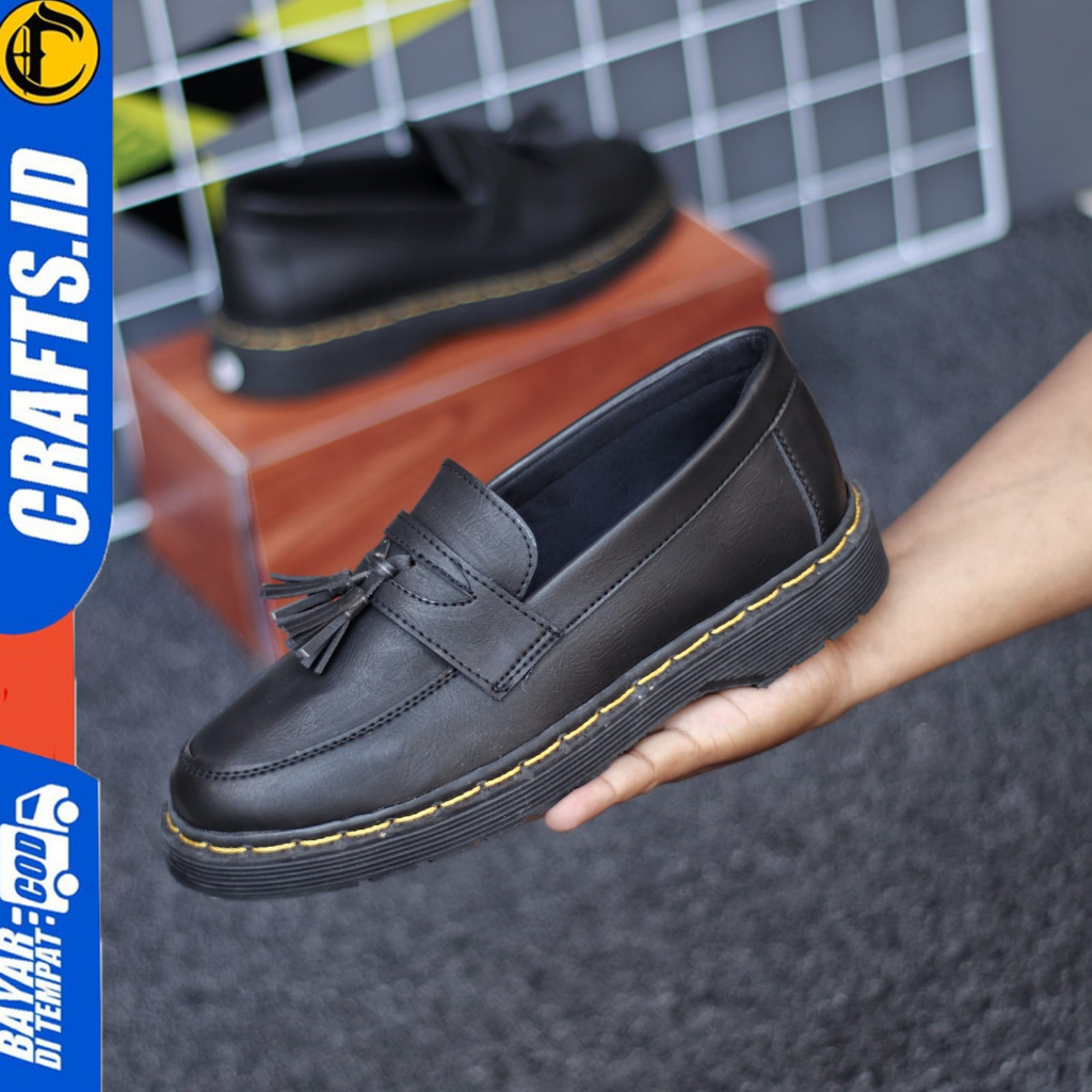 Sepatu Pantofel Formal Hitam Docmart Low Boots Kerja Pria