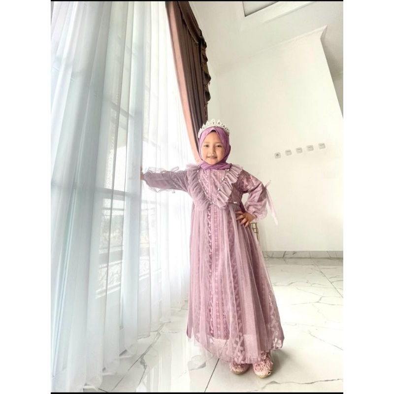 Gamis Anak Perempuan Bahan Brukat Tile Model Rempel Dada V Mix Mutiara Putih Umur 3-15 Tahun Terbaru 2023