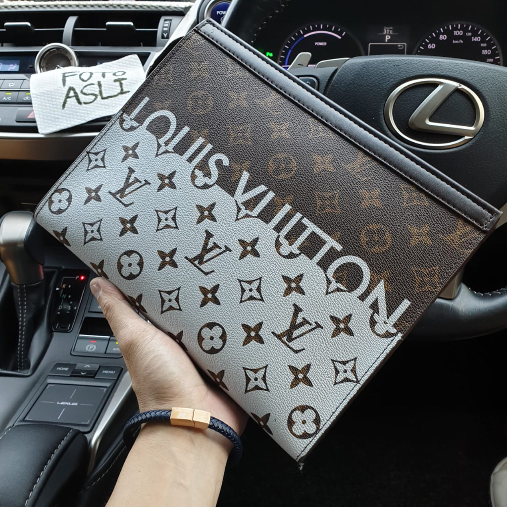 Clutch L Vuitton 895 (Free Sarung + Bubblewrap)