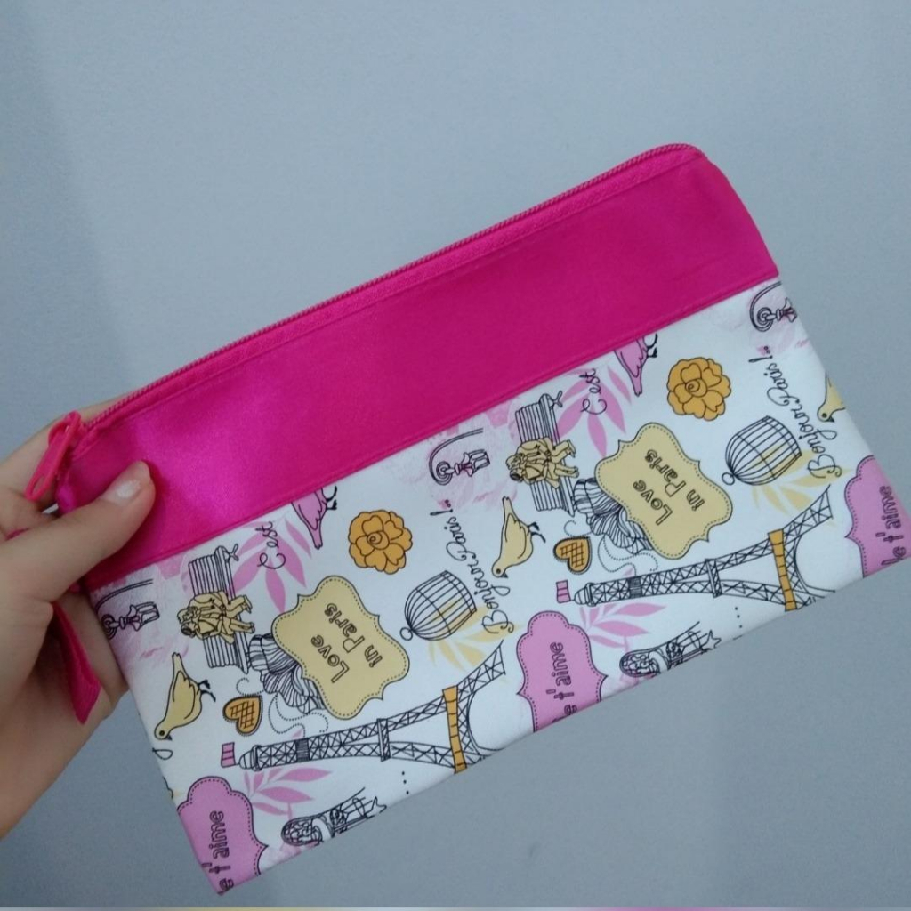 

TEMPAT PENSIL PINK BERMOTIF/STATIONERY