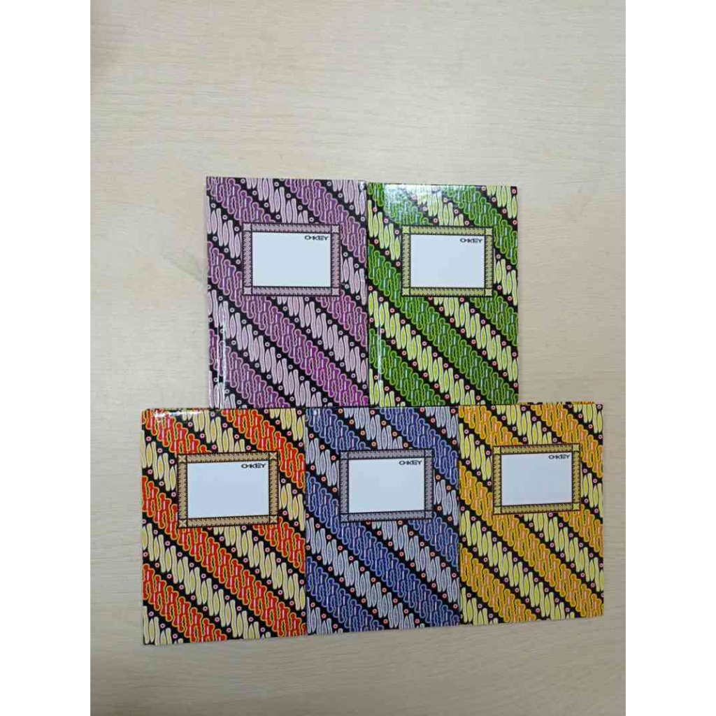 

Buku Oktavo/A6 Hardcover 100 lembar (5 pcs) Merek Random