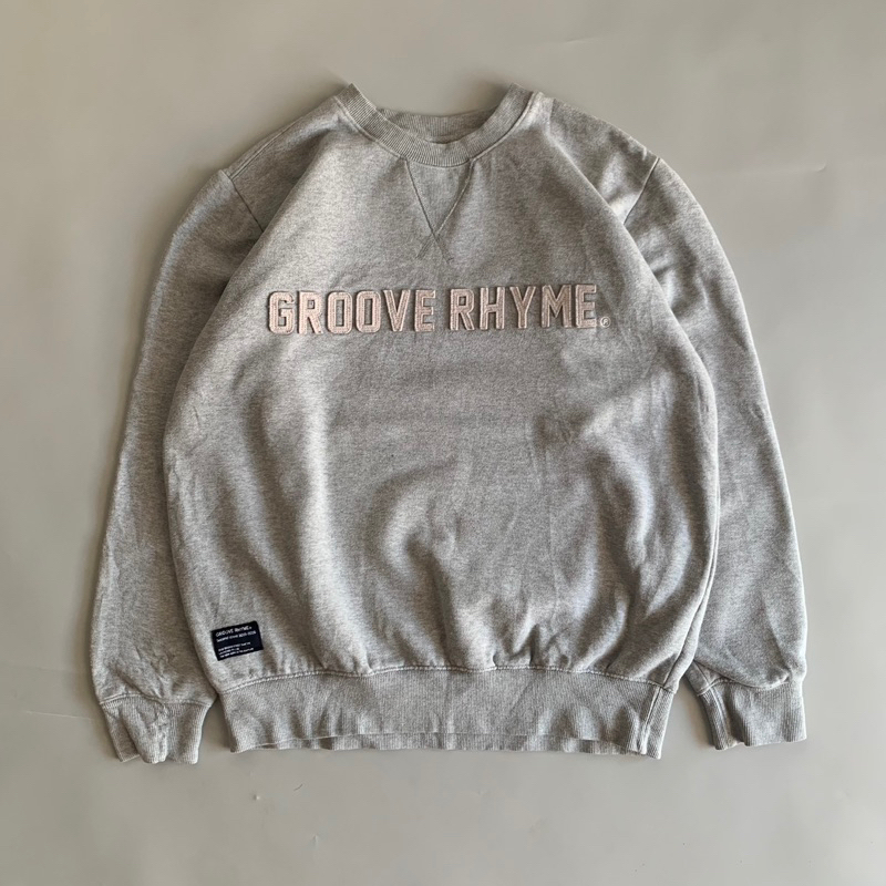 GROOVE RHYME SWEATSHIRT