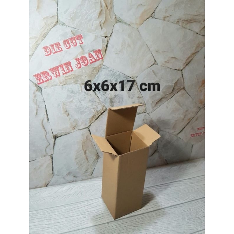 

Kardus Box 6x6x17 cm Diecut Botol (TUTUP ATAS BAWAH SAMA)