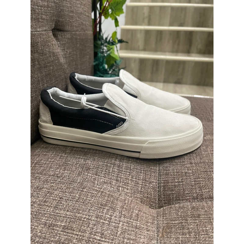 SEPATU SNEAKER SLIPON NBQ STRUGLE BLACK WHITE LT