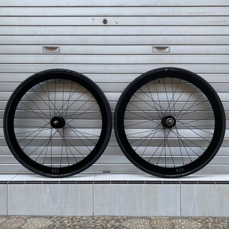 Wheelset Rims Velocity B43 Hub Philwood 32H Lockring Ban Schwalbe One Slick 700x25 Spoke Richman Sta