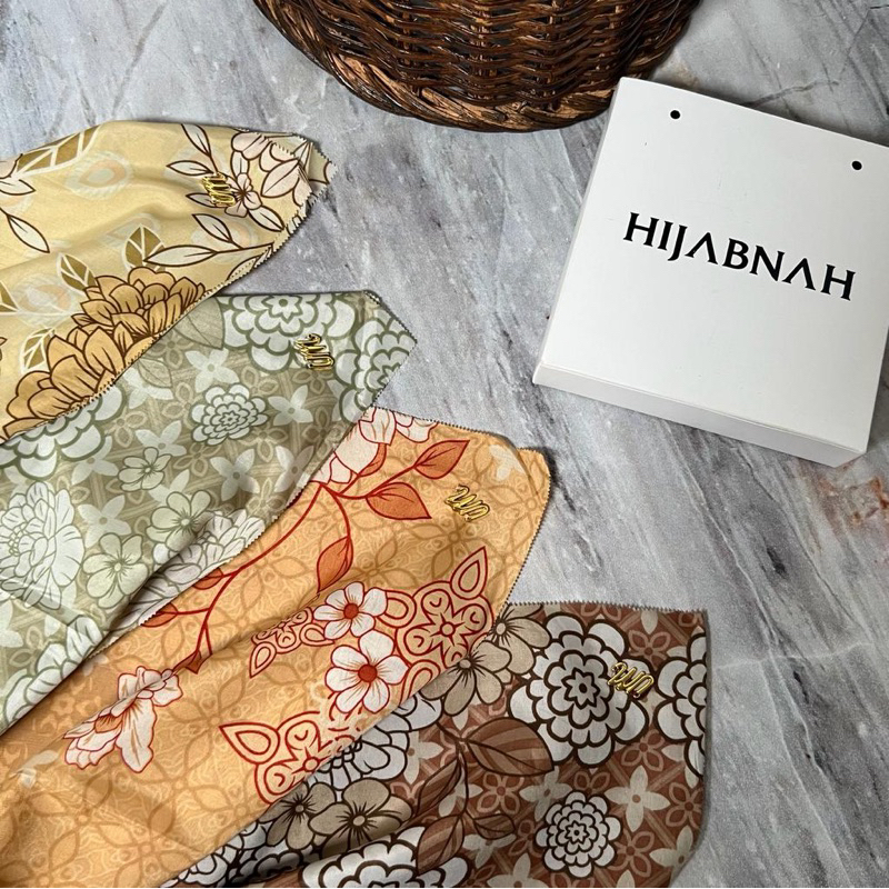 Segiempat Hijab Syari Voal Miracle Motif 130x130 cm Syari Jumbo Hijabnah Vol. 1