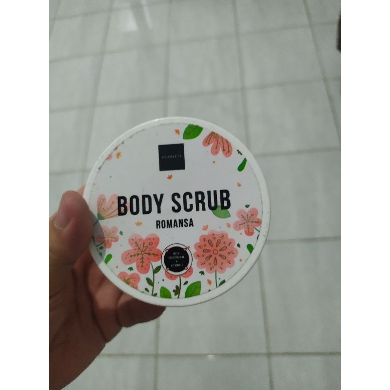 Scarlett Body Scrub Romansa 250 ml