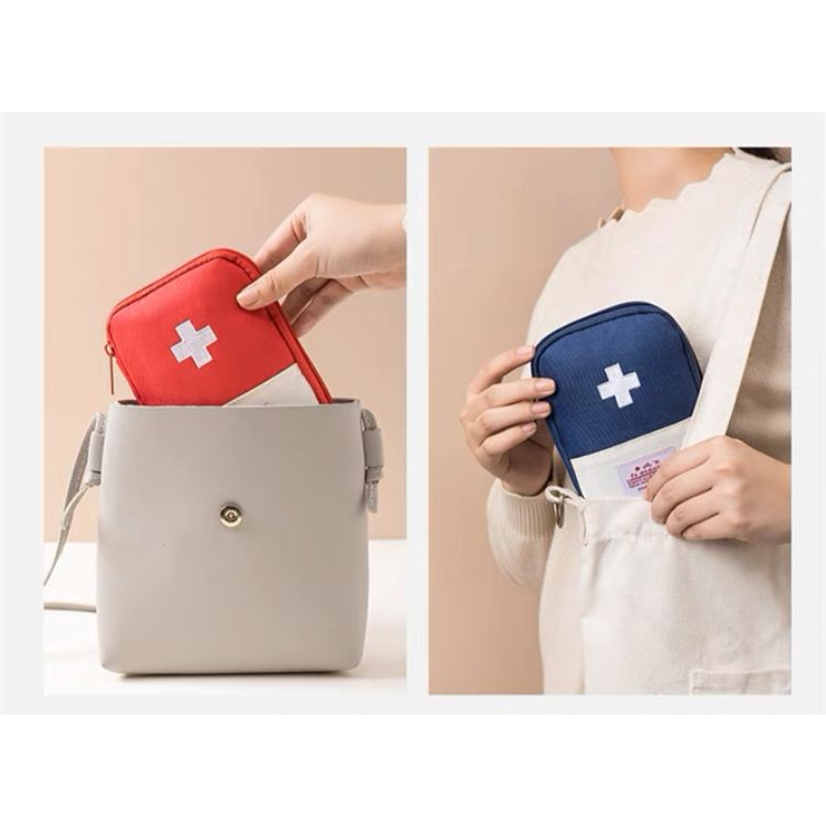 Pocket Pouch First Aid / Tempat Penyimpanan Obat