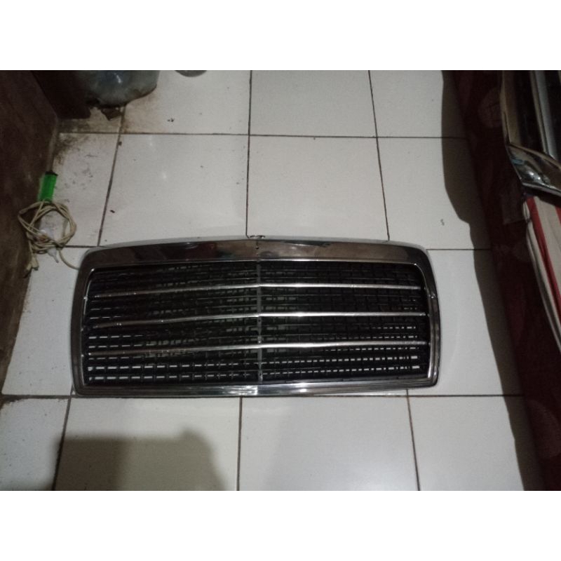 grill Mercedez Benz boxer W124 E230