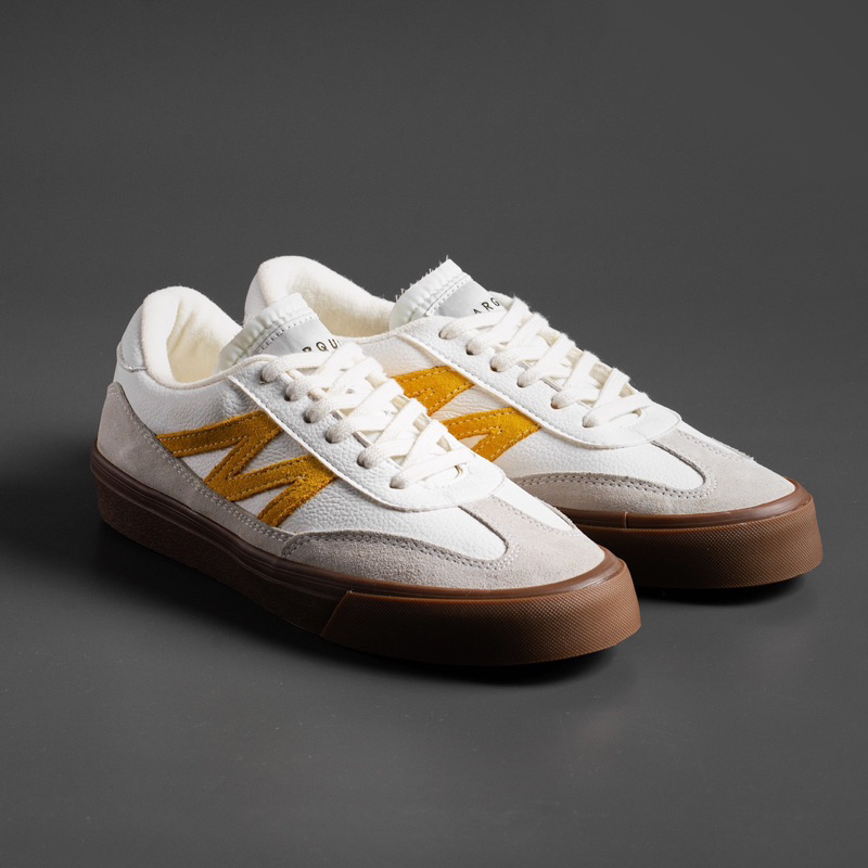 MARQUE.CO ‘Gustav’ Series - White Putih, Yellow Mustard, Gum sole Coklat, Sepatu Sneakers Casual Pria Wanita dengan Material Kulit/Leather Vulcanized, dengan Kombinasi Suede &amp; Nylon, Original Product with Best Quality