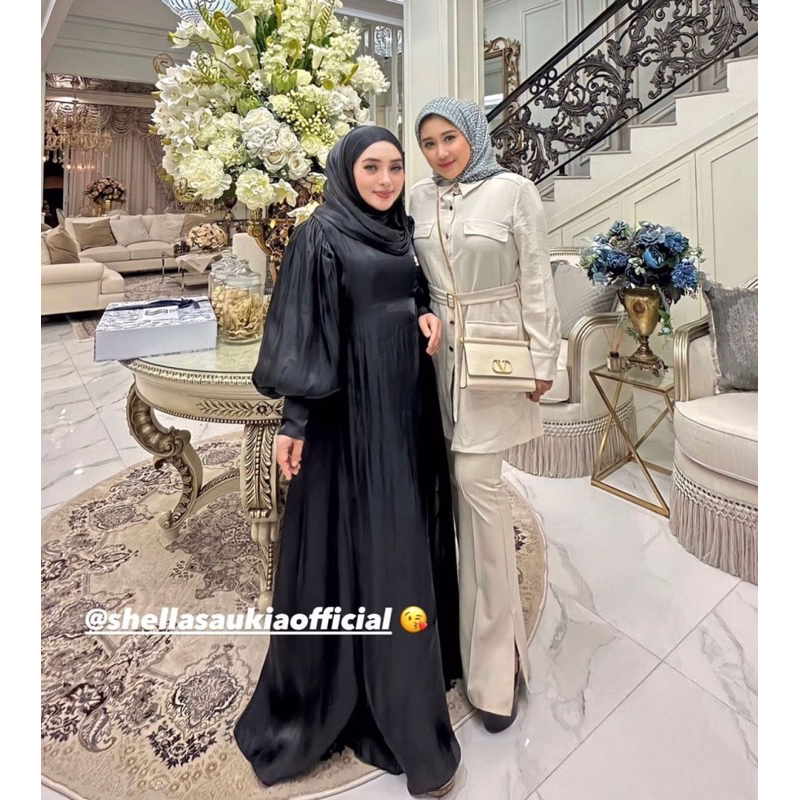dress shimmer hitam shellasaukia