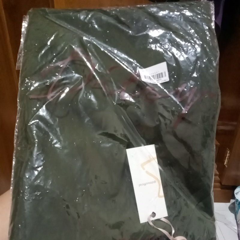 ditsy veil mazen long dark olive nwt