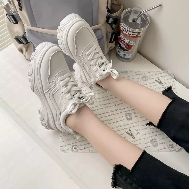 SEPATU SNEAKERS WANITA KOREA TAEYONG TERLARIS FNPS01